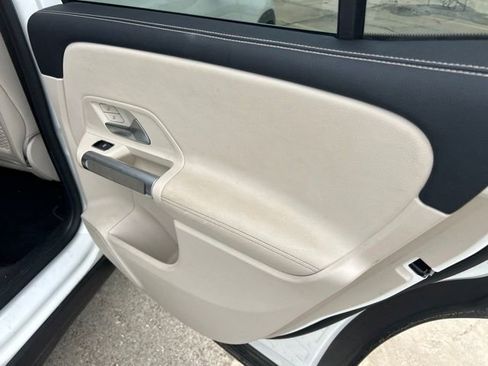 Used 2021 Mercedes-Benz GLB 250 image 17
