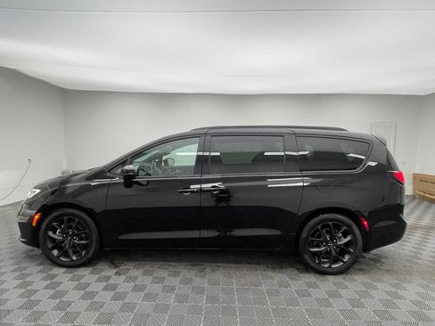 Used 2025 Chrysler Pacifica Limited FWD image 14