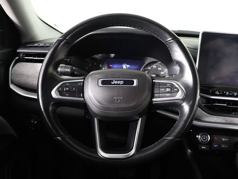 Used 2022 Jeep Compass Latitude AWD/4WD image 39