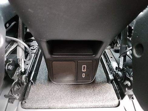 Used 2020 Buick Encore GX Preferred w/ Cold Weather Comfort Package FWD image 31