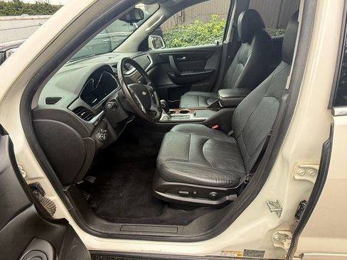 Used 2014 Chevrolet Traverse LT image 10
