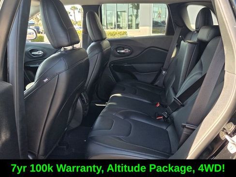 Certified 2023 Jeep Cherokee Altitude Lux AWD/4WD image 11