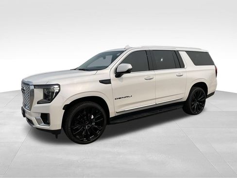 Used 2021 GMC Yukon XL Denali AWD/4WD image 5
