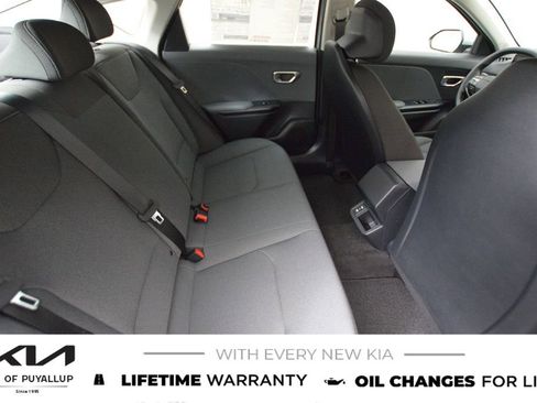New 2025 Kia K4 LXS image 14