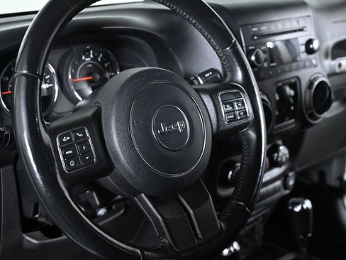 Used 2018 Jeep Wrangler Unlimited Sport S image 12