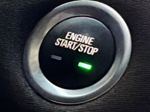 Used 2021 Chevrolet Malibu LT image 35