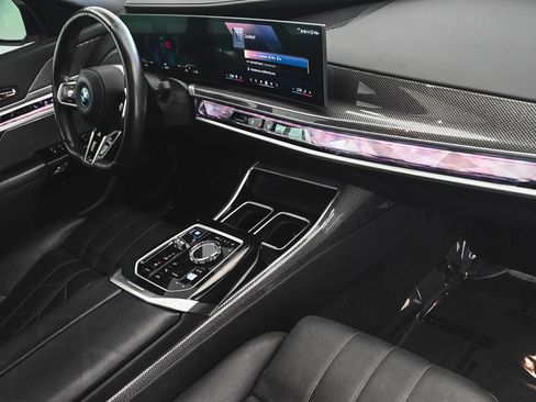 Used 2023 BMW i7 xDrive60 w/ Parking Assistance Package image 37