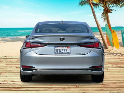 Used 2023 Lexus ES 300h w/ Premium Package FWD image 5