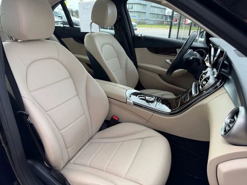 Used 2019 Mercedes-Benz C 300 4MATIC Sedan image 36