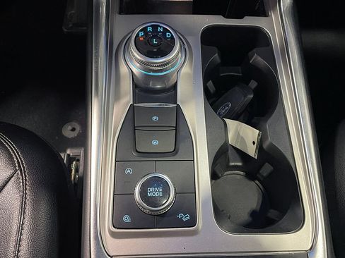 Used 2021 Ford Explorer XLT w/ Equipment Group 202A AWD/4WD image 37