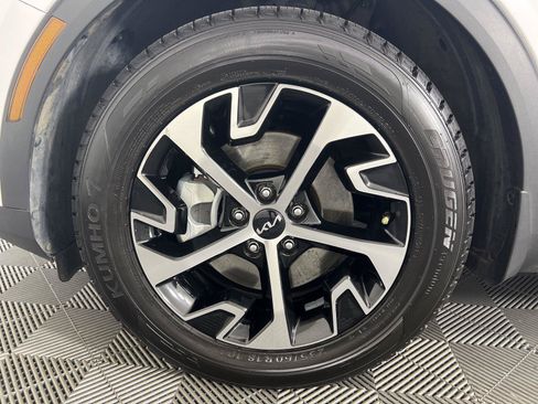 Used 2023 Kia Sportage EX FWD image 19