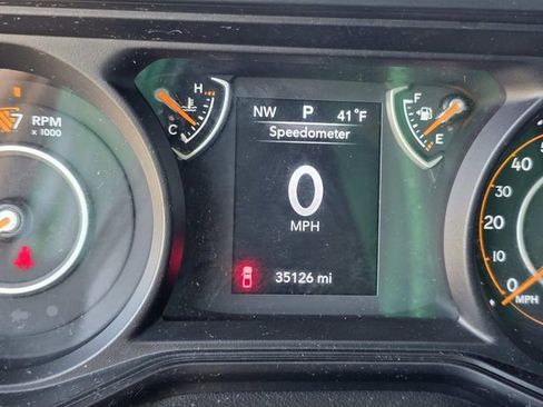 Used 2024 Jeep Gladiator Sport image 16