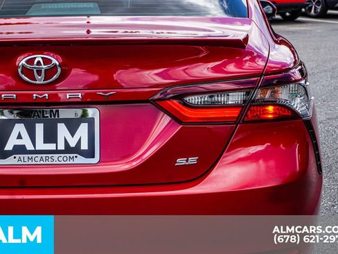 Used 2022 Toyota Camry SE w/ Convenience Package FWD image 13