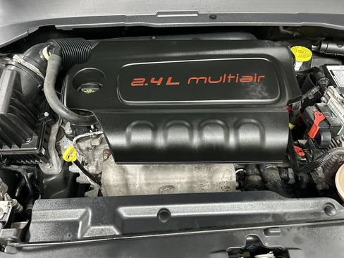 Used 2022 Jeep Compass Latitude w/ Sun and Sound Group AWD/4WD image 24