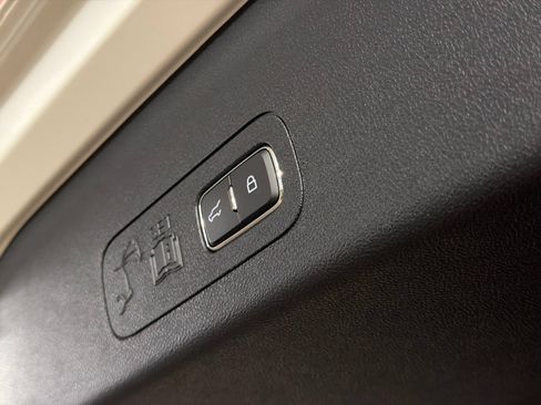New 2026 Lincoln Aviator Reserve AWD/4WD image 9