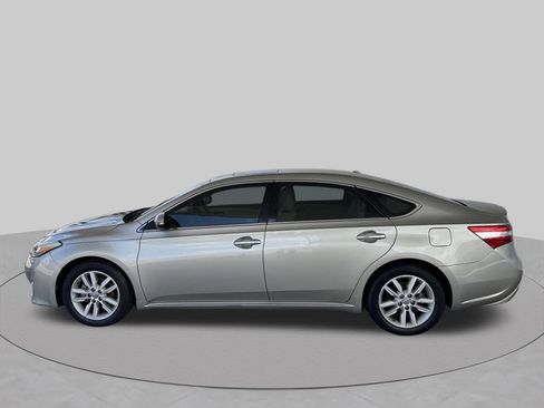 Used 2015 Toyota Avalon XLE Premium FWD image 5