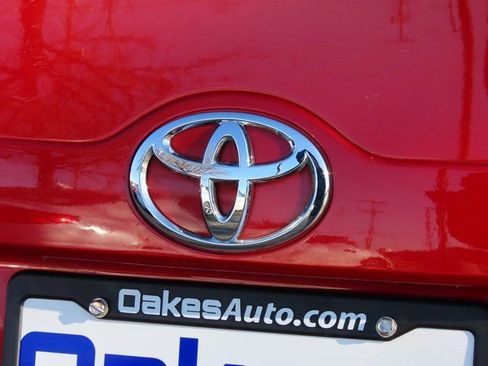 Used 2013 Toyota Camry LE image 16