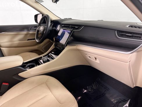 Used 2022 Jeep Grand Cherokee Limited image 30