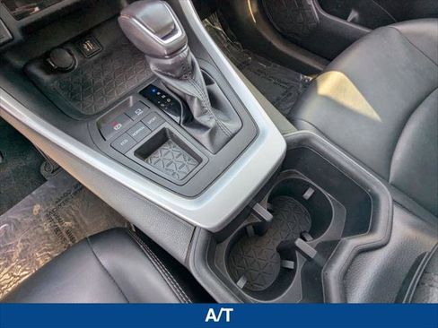 Used 2023 Toyota RAV4 XLE Premium image 19
