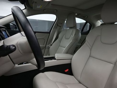 Used 2023 Volvo S60 B5 Core w/ Climate Package FWD image 10