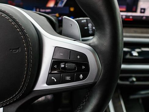 Used 2025 BMW X7 xDrive40i image 16