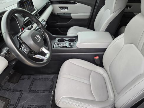Certified 2024 Honda Pilot EX-L image 9
