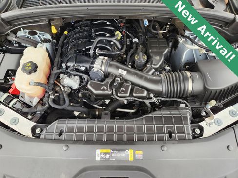 Used 2024 Jeep Grand Cherokee L Laredo image 32