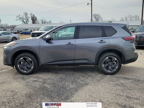 Used 2025 Nissan Rogue SV image 28