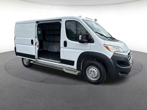 Used 2025 RAM ProMaster 2500 w/ U-Haul Equipment Group FWD image 15