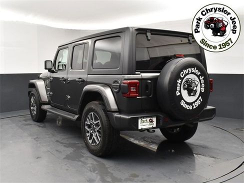 Used 2024 Jeep Wrangler Sahara w/ Technology Group image 4
