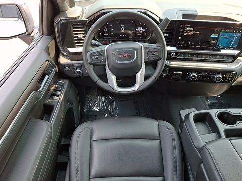 Used 2026 GMC Sierra 1500 SLT AWD/4WD image 11