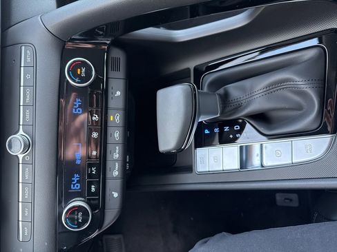 New 2026 Hyundai Elantra Limited image 27