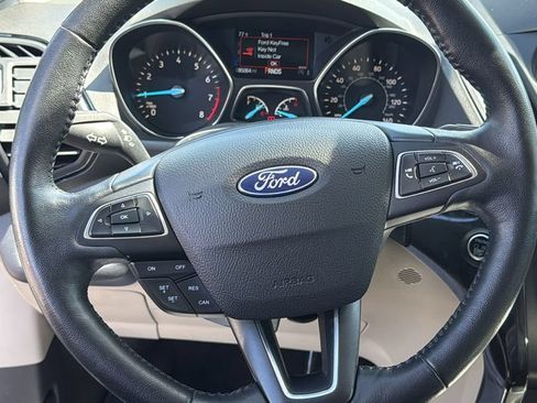 Used 2019 Ford Escape Titanium FWD image 12