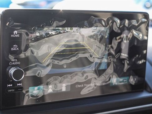 New 2025 Honda Pilot Touring image 37