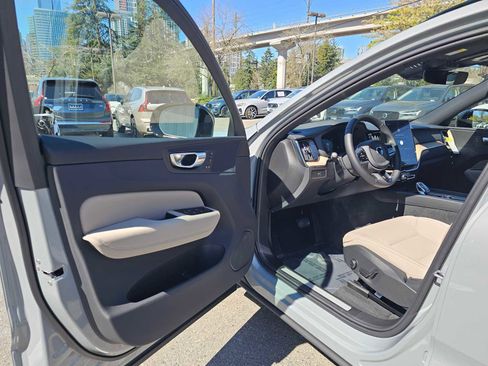 New 2026 Volvo XC60 B5 Core AWD/4WD image 20