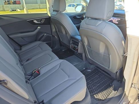 Used 2025 Audi Q8 Premium Plus image 11