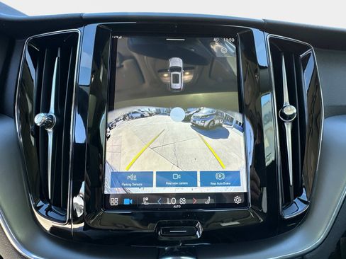 Certified 2025 Volvo XC60 B5 Core w/ Climate Package PRO image 23