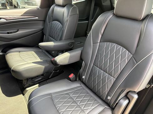 Used 2022 Buick Enclave Avenir w/ Avenir Technology Package AWD/4WD image 16