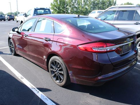 Used 2017 Ford Fusion SE FWD image 8
