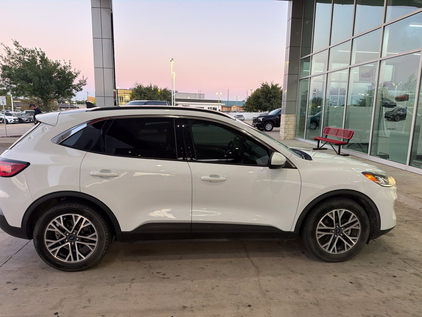 Used 2020 Ford Escape SEL FWD image 23