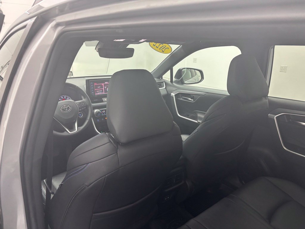 Used 2022 Toyota RAV4 SE w/ SE Grade Weather Package AWD/4WD image 34