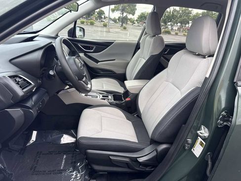 Used 2023 Subaru Forester Premium AWD/4WD image 12