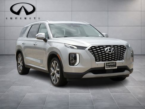 Used 2021 Hyundai Palisade SEL w/ Premium Package FWD image 3