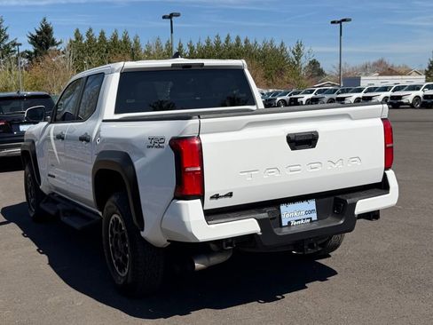 Used 2024 Toyota Tacoma TRD Off-Road AWD/4WD image 5