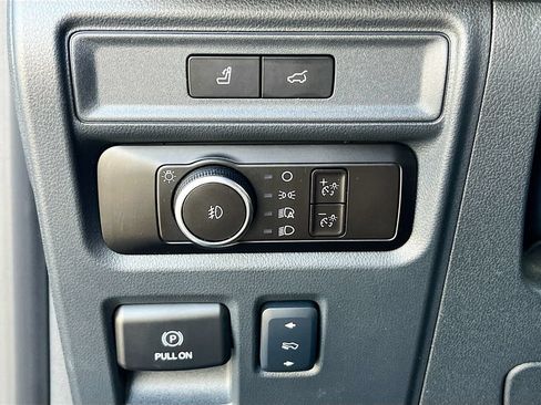 Used 2024 Ford Expedition Limited RWD image 10