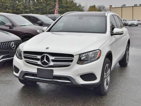 Used 2019 Mercedes-Benz GLC 300 4MATIC image 2