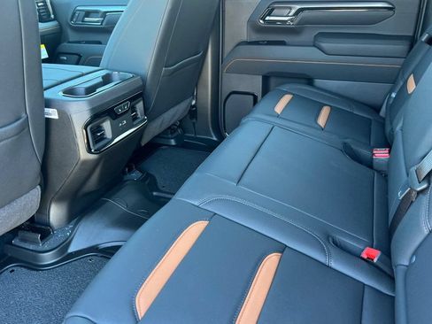 New 2026 GMC Sierra 2500 AT4 w/ AT4 Premium Plus Package AWD/4WD image 9