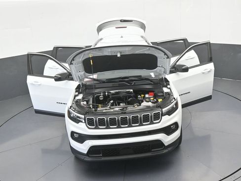 New 2026 Jeep Compass Latitude image 68