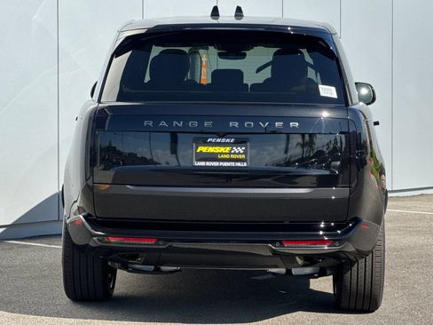 New 2026 Land Rover Range Rover Long Wheelbase SE AWD/4WD image 4