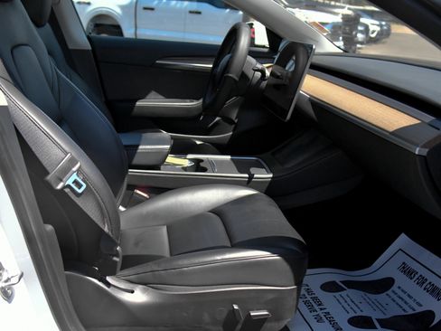 Used 2023 Tesla Model 3 Standard Range RWD image 40